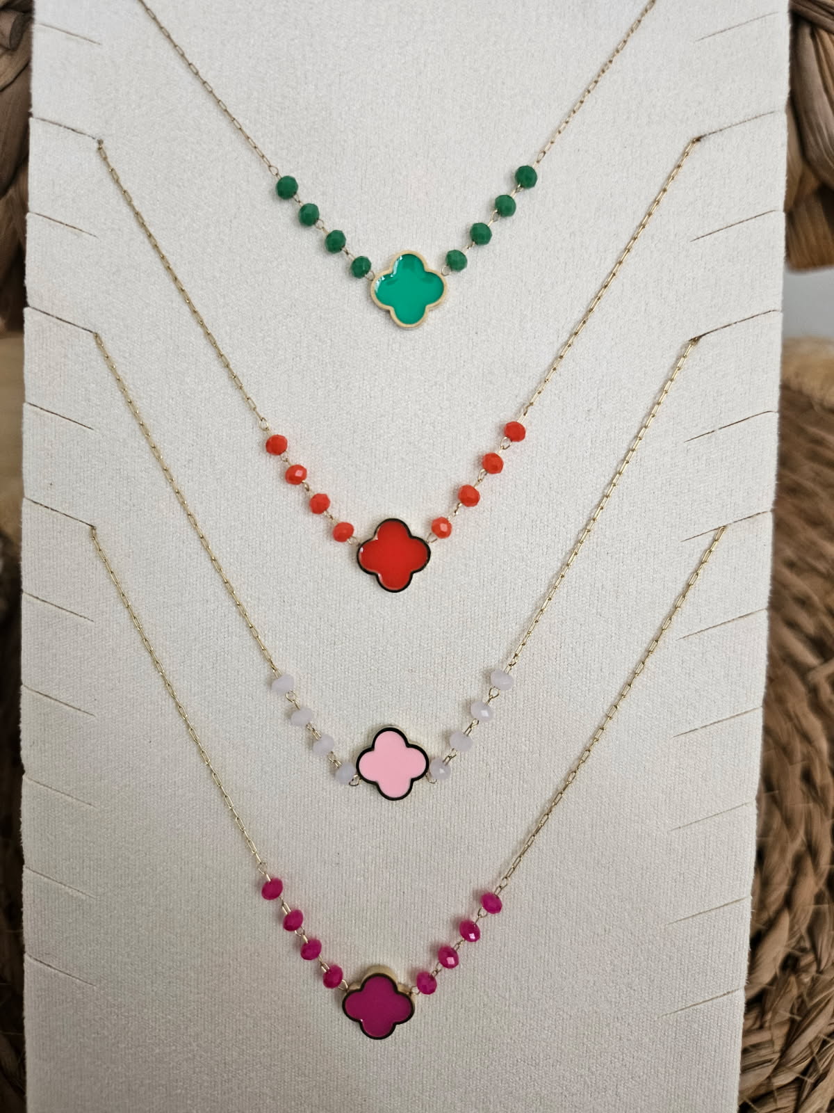 Collier “Trèfle Douceur” – Perles & Couleurs