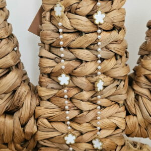 Collier “Élégance Trèfle Nacré” – Perles & Doré