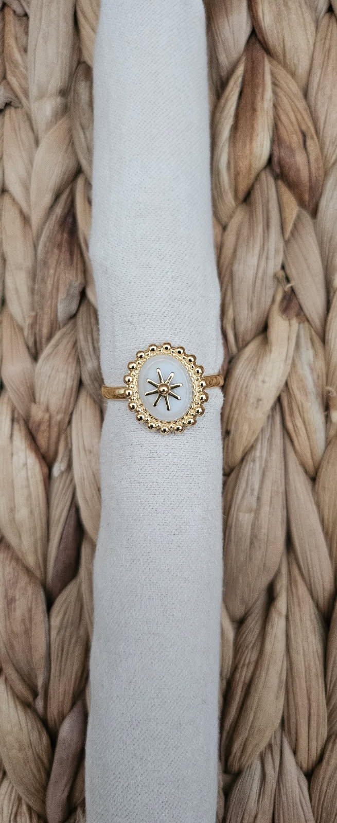 Bague “Étoile Nacrée” – Ajustable Dorée